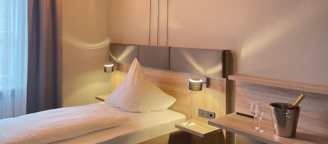 טאוברבישופסהיים Hotel Das Bischof מראה חיצוני תמונה